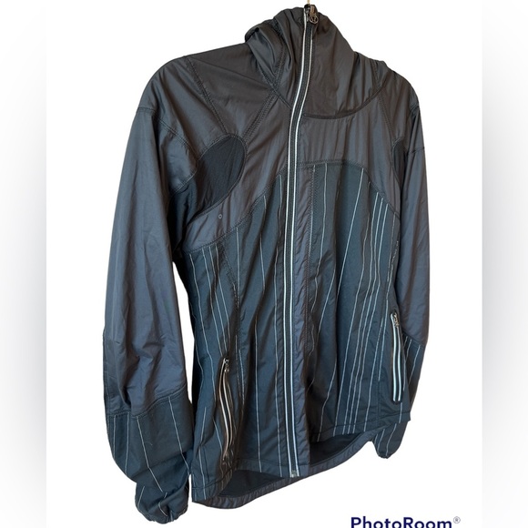 NEW Lululemon Run: Get Up And Glow Jacket *Reflective 360 - Picture 4 of 14